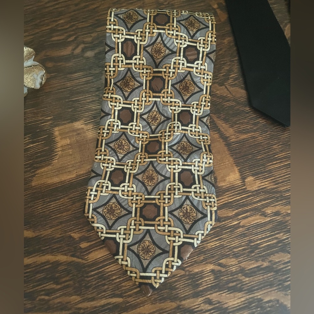 Vintage 100% Silk Z Inc. Geometric Patterned Tie in Brown, Gold, and Gray - Picture 3 of 9